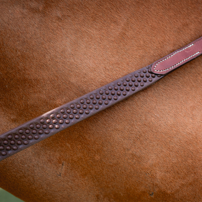 Raised slim reins