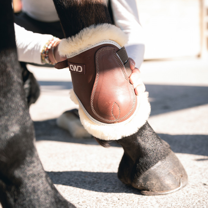 Protège-boulets ouverts boucle imitation mouton Sport Color