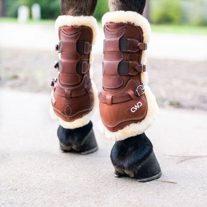 Buckle tendon boots with artificial sheepskin lining