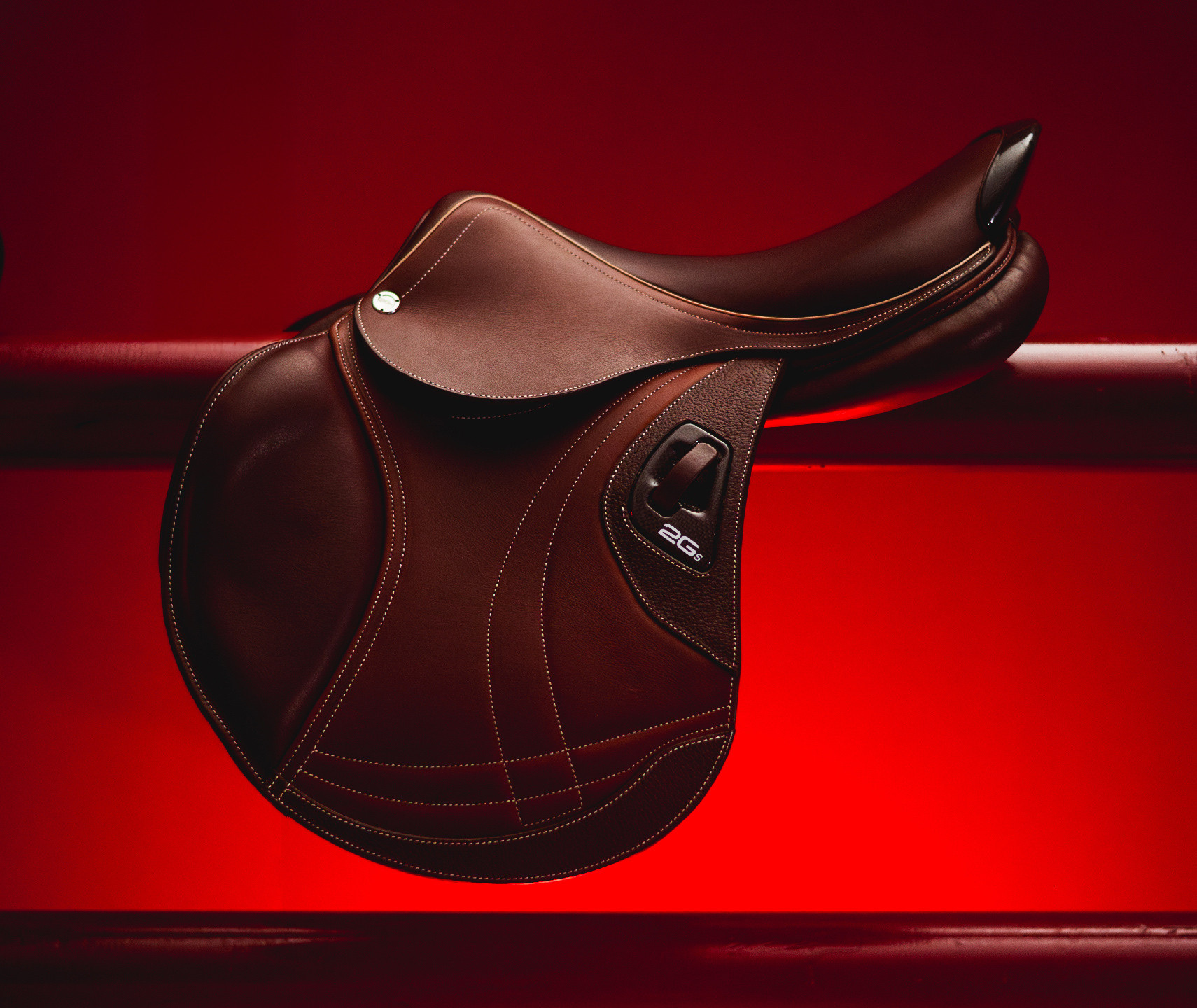 MADE-TO-MEASURE SADDLES